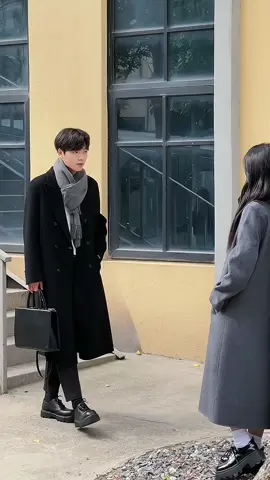Áo măng tô nam 6 cúc form rộng dáng dài phong cách tổng tài cho ae toả sáng hàng QCCC #TikTokAwardsVN2023 #Master2023byTikTok #xuhuong #xuhuongtiktok2023 #xuhuongtiktokk #aokhoacnam #aomangtonam #aomangtonamcaocap #aoblazernam #aodanam #thoitrangnam #thoitrangnamcaocap 
