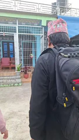 यो गीत अझै ट्रेन्डिङ मा रहेछ त । प्रोफाइल मा गयर १० वटा भीडीयो हरु हेरेर पिन भीडीयो शेयर गर्ने साथीहरु ले पिन भीडीयो मा फोल्लो ब्याक लेख्नु होला ।  seereeree bataasai chalyo ni . #Bigfanofhomrajpoudel #viralteacher #प्रीन्सिपल #fypシ #happybijayadashami #homraj_poudel 