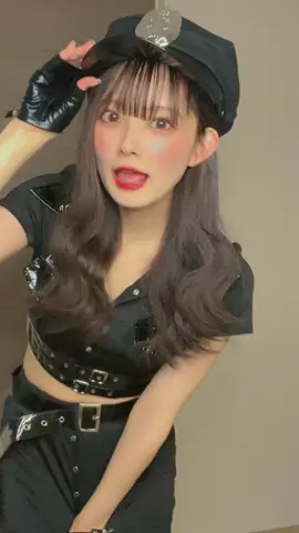 可愛い警察コスプレだと思って買ったら思ったよりえちかった