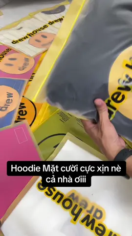 Hoodie về rồi nè cả nhà ơiii giữ ấm cơ thể thôi🥰 #aohoodie #aokhoac #aokhoacnam #aokhoacnu #hoodie #aomatcuoi @TrunghauSneaker 