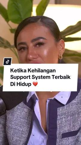 Kehilangan orang tua, orang terpenting sekaligus batu sandaran supporter terbesar dalam hidup sehingga keadaan mengharuskan kamu jadi kuat untuk dirimu sendiri. Semangat dan peluk hangat untuk temen-temen yang lagi menjalani hari-hari terberatnya, you’re stronger than you think❤️ Life As Modern Women Podcast Ep.12  Grief Has No Timeline with Karina Basrewan -Nonton selengkapnya klik link di bio! #kehilangan #orangtua #dealingwithgrief #strongwoman #motivasihidup  #akukuat #semangatindirisendiri #selflove #womenempowerment #lifeasmodernwomenpodcast 