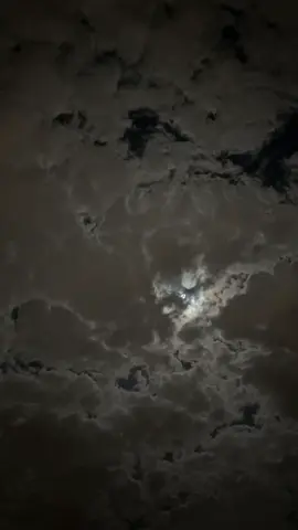 #اكسبلور #قمرا #غيم 