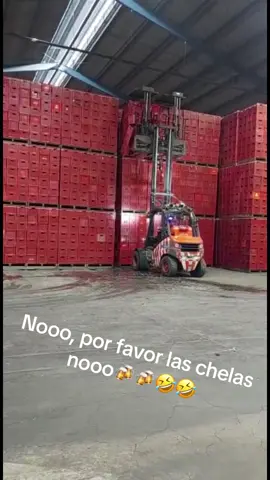 Todo menos las chelas pipipi 🍻🍻🤣🤣.                  #miprimerachamba #chamba #nolohagas #pipipi #fyp #peru #cristal #chelas #cervezas #parati #foryoupage #barrio 