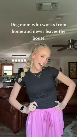 Perfect Duo🤝🐾 #workfromhome #workfromhomelife #dogmom #perfectduo #labrador #labradorretriever #blacklab #seperationanxiety 