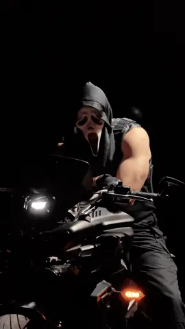 All those muscles didn’t help much #ghostface #cosplay #maskedmen #scream #bikercosplay 