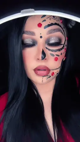 ❤️🎵🎶 #parati #atxmakeupartist #catrinamakeup #halfcatrinamakeup #Blackandredcatrina 