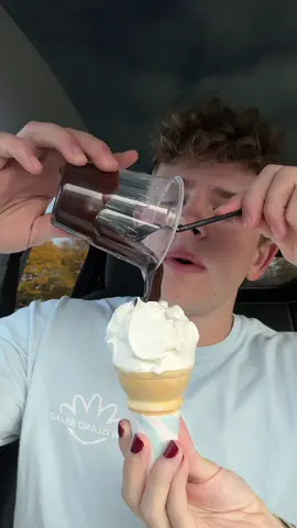 I feel like a genius for this one, go try it out😏 #foodhacks #icecream #thefoodguy #kingofcrunch #fyp #chocolate 