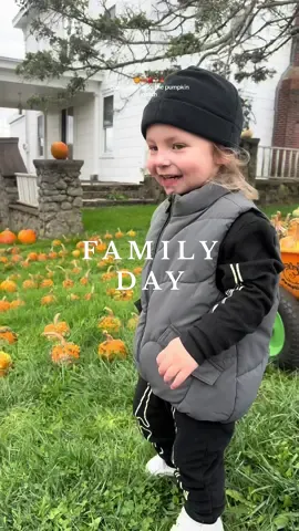 #fall #northshoreactivities #kidfallactivities #falltok #fyp #pumpkinpatch #cornmaze #ipswich #farm #pumpkinseason #pumpkin #pumpkinpatch #comewithus #halloween #spookyseason #newengland 