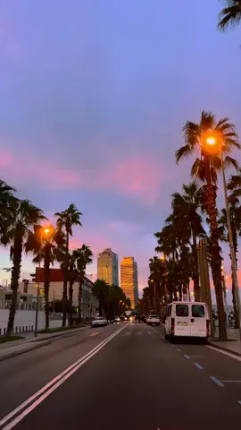 Sunset Barcelona 🌆🌇 #sunset #barcelona #aesthetic #travel #landscape 