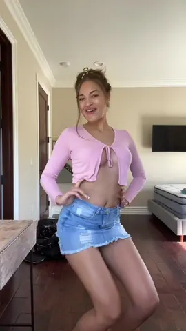 Pov: youre waiting for hair and makeup at work cuz youre your own rich daddy 😂