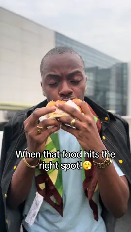 That Burger was too good! I had an #Foodgasm straight!😮‍💨 #Brazzaville 🇨🇬