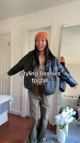 its beanie szn! I like to style my beanies with more street style fits 🫶 #streetwear #bellahadid #offdutymodel #fallfits #outfitinspo #outfitideas #miniuggs #fallfashion 