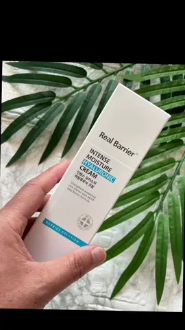 Intense Moisture Hyaluronic Cream This is really a nice cream for its creamy, smooth and velvety rich texture consistency! It’s enriched with Hyaluronic Acid and MLE™ skin barrier formula that helps strengthen the skin moisture barrier so the skin can retain its moisture from within.   The feather lightweight formula cream absorbs cleanly and comfortably! It feels very gentle and provides an immediate boost of nourishment and hydration as well as protects the skin from moisture loss, dryness and irritation.   This is a non greasy and non stick cream is ideal for my combination skin. I like that it’s free of fragrance and can be used during the day and night! It’s indeed an incredible Intense Moisture Hyaluronic Cream for its long-lasting moisturizing ability (property). I love how soft, smooth and healthy looking my skin is now, having improved by using this cream. Wanna get your hands on this amazing cream. It’s available on Amazon or check our @realbarrier_global @bazzaal_ @bazzaal_ Thank you so much #realbarrier #bazzaal for sending me this product for reviewing purposes! It’s surely a keeper for me. 🛒 @realbarrier_global ***”No Music Right Reserved”*** #complimentary #realbarrier_global #amazon #amazonfinds #realbarrierintensemoisturehyaluroniccream #hydration #moisturebarrier #skinrepair #skinrejuvenation #dryskin #dullskin #moisturizer #kbeauty #koreanskincareroutine #koreanskincareoroducts #chamsocda #mypham #myphamhanquoc #ａｅｓｔｈｅｔｉｃ #explorerpage #ugccreators #contentcreators #goodvibes