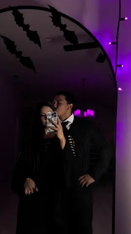 Cara mia 🥀 #Halloween #CoupleCostumes #AddamsFamily #AmazonFinds #Morticia #Gomez