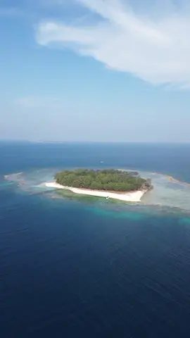 Pulau cilik krimunjawa #karimunjawa #fyp #foryoupage #opentripkarimunjawa #beach 