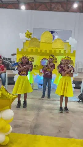 Coreografia infantil  ❤️‍🔥#palavrasdedeus #generalcristo #jesusestavoltando #foryoupage #fyp #coreografia 