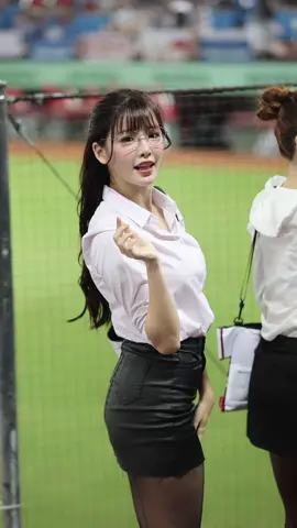 沒有這種同事🥹 #菲菲 #新有菜 #樂天桃猿 #正妹 #上班族 #ol 