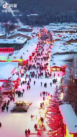 Chinese snow town is shared across the world. #China #Snow