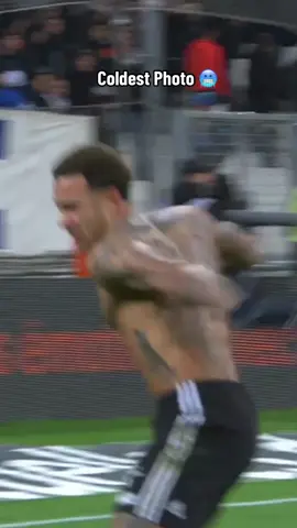In the making of @Memphis Depay coldest photo during the “Olympico” 🥶📸 #Ligue1 #SportsTikTok #Goal #Ol #Lyon #Marseille #Olympique #2018 #tbt #netherlands #velodrome #olympiquelyonnais #depay #memphis 