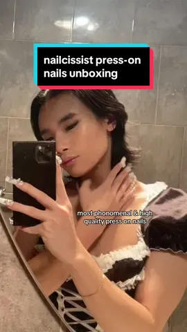 thank you @𝔫𝔞𝔦𝔩𝔠𝔦𝔰𝔰𝔦𝔰𝔱 im obssessed.  🤍 convenient (officejobs etc) 🤍 reusable  🤍 easy application  🤍 comes with nail glue (SO STRONG) + sticky tabs  #gifted #pressonnails #nailcissist #unboxingasmr 