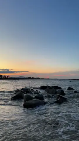 มนุษย์ทุกคนจำเป็นต้องมีพื้นที่ส่วนตัว ซึ่งแต่ละคนอาจจะต้องการไม่เท่ากัน.. #ธรรมชาติ #ท้องฟ้า #หาดนราทัศน์ #นราธิวาส 