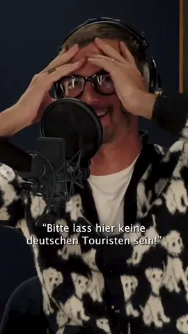 Hat das jemand gefilmt? 🧐🎥 Die ausführliche Story gibt’s in der Folge “#24 unsere Jo-Kuh” des Sunset Clubs 🤫 #sunsetclub #jokowinterscheidt #sophiepassmann #deutschepodcasts #podcastclips 