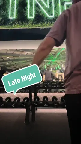 Late Saturday Night Session at The Coliseum. Training never stops, Mental Health Fitness never stops! Be the best version of yourself, put the work in and create the results! #MentalHealthFitness #PTSDAwareness #PTSDUK #GymFreak #Bodybuilding #TheBulk #Weights #Fitness #BackAndShoulders #Gym #Fyp #ForYouPage #ForYou #Fy #JDGyms #JDGymCheltenham #TheColiseum 