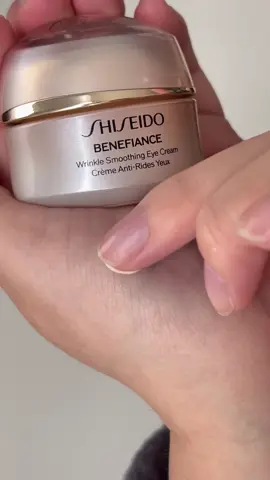 The Shiseido N°1 Eye Cream has been upgraded to visibly reduce wrinkles faster, in just 5 days* and resists them longer for a smooth and resilient eye contour. Introducing the Shiseido Benefiance Eye Cream – their most effective eye wrinkle cream. Key ingredients include: KOMBU-Bounce complex: Composed of a rare form of Japanese algae, famous for its resilience and plumpness, targets the wrinkle formation mechanism for a visibly youthful-looking skin. Aqua Peptide: Helps to achieve a softening effect on the skin, enhances skin’s softness & prevents crease marks Carnosine: Helps to prevent cellular damage (in-vitro test) £72 available at shiseido.co.uk gifted*  @SHISEIDO #shiseido #shiseidoskincare 
