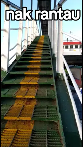 bismillah demi masadepan dan pengen bahagiain orang tua aku rela jauh merantau dan nahan rindu yang begitu lama#do.a kan anak laki2mu ini buk smoga sehat selalu di desa rantau🥺🥺