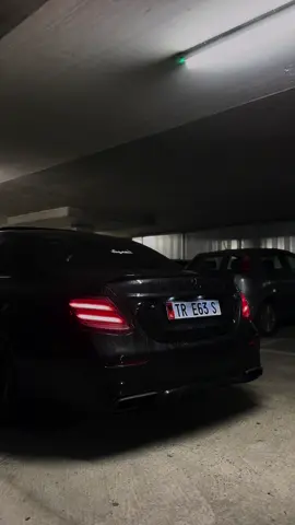 I love how you move Blackmamba😈 #fy #fypシ #fyp #foryoupage #amg #mercedes #e63samg #e63s #steeringwheel 