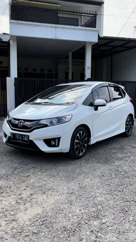 FS : Honda Jazz RS AT 2016 IG : garasimobil_bandung #jazz #jazzrs #jazzputih #jualjazz 