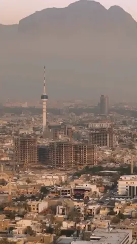 يا ولادك يا بلادك يا شمس يا شموسة  يا حلوة يا عروسة  اتمني بكرة السلام  يعود علينا و تنور علينا شموسة  و انا و اصحابي الحلوين  احمد و عيسي و موسي  و اطفال العالم كله خد السلام نبوسه  . . . #كاظم_الساهر #القيصر_كاظم_الساهر  #بكرا #بكرا_نهار_جديد #baghdad  #kazemalsaher #بغداد #العراق #iraq #شوارع_بغداد #عراقي 