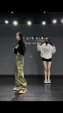 Oh wow 🤍😯 #dancestep #dancing #dancecover #dancechallenge 