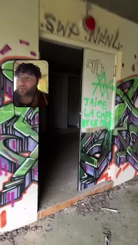 Allez je rentre dans le centre ! 😰 #fypシ #viral #foryou #tiktok #jery #enqueteparanormale #halloween #chasseurdefantomes #incroyable 