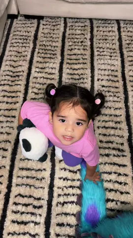 Nova understood the assignment 🥺🩷💜🙌🏼 #boo #sulley #monstersinc #sulleyandboo #halloweencostumes #dadanddaughter #fyp  