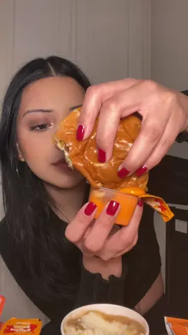 Eat Popeyes with me :p #letseat #eatwithme #popeyes 