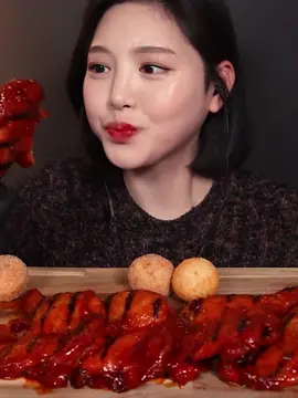 Pelicana hot & spicy flavored chicken mukbang 🍗 #boki #boki_asmr #mukbangboki #eatwithboki #eating #eatingshow #food #FoodLover #mukbang #asmr #fyp #foryou 