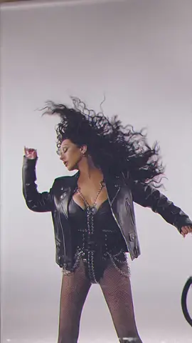 Honoring the LEGENDARY QUEEN @Cher 🤍 