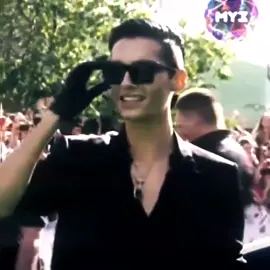 he looks like a rich momma #billkaulitz #billkaulitzedit #2000s #tokiohotel #tokiohoteledit #bill #kaulitz #fyp 