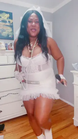 HALLOWEEN 2023!!!! #likeaviiiirggin #madonna #britneyspears #madonnakissbritney #vma2000s #vintagemtv #fyp #halloweenlook #tiktokhalloween #halloween2023 