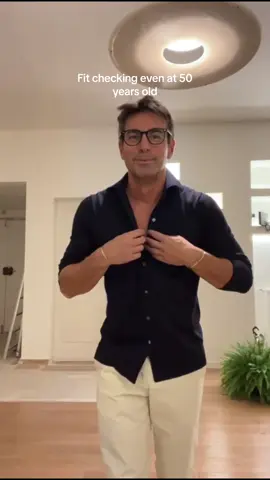 When you’re uncle is 50 but still feels 25 yo  #neiperte #zioenrico #50enne #outfitdelgiorno #outfitoftheday #stileitaliano #italianman #fitcheck #familiaitaliana #neiperteee #menoutfitideas #modauomo #outfituomo #italianstyle #fyp #fypfashion #italianuncle 