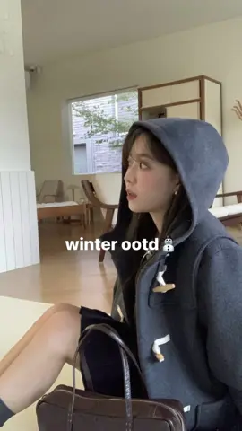 アウター探し中⛄️ グレーかブラックのダッフルに惹かれてます🤍 #アウター #冬コーデ #ファッション #韓国ファッション #OOTD 
