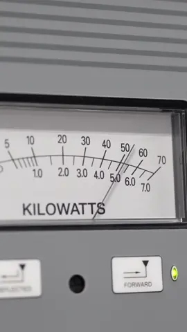 This tower fries frogs! #radio KMOX-AM 50kW broadcast tower for #amradio in #stlouis #stl (actually located in Pontoon Beach, IL!) - stay safe, keep away from AM radio towers, RF burns are no joke!