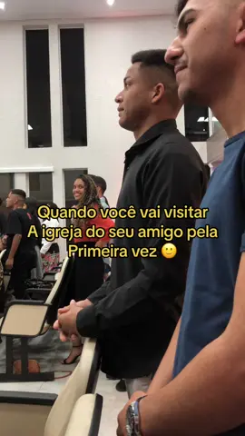 Meme: Visitando a bléia pela primeira vez 🫶🏽😊  @Higor Gomes146  #memegospel #humorgospel #tiktokcristao #cultodejovens #foryou 