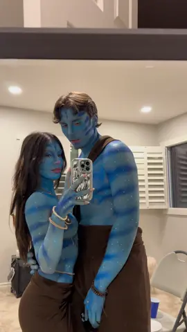 🧞‍♂️🩵🖌️  #avatar #avatarmakeup #bodypaint #halloweencostume #avatarcostume #fyp 