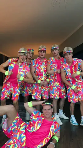 Halloween transition reinvented😂👱🏻‍♂️ @Elevatorboys 