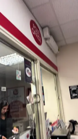 Making delivery to our customer in london throgh post office #fyp #trendaing #tiktok #londontiktok #unitedkingdom #manchesterunited 