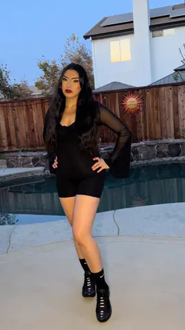 Morticia Adams as a gym baddie 🖤 