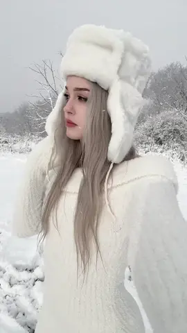 First snow #snow #fashion #fypシ #foryou #trending #aesthetic #Love #tiktokviral #new #foryoupage 