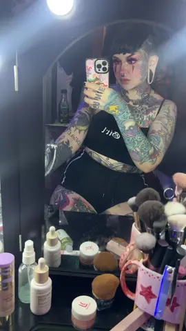 Just gonna sit at home in clown makeup w my bf tonight 🤡 🖤 #clownmakeup #halloween #clowngirl #tattoos 